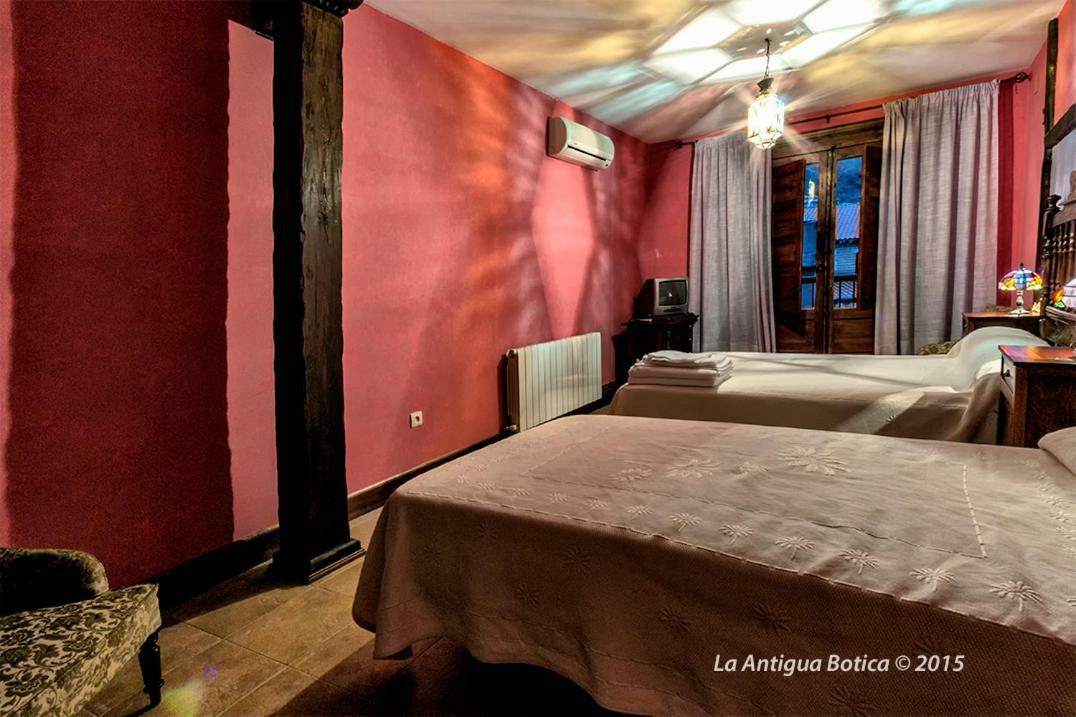 La Antigua Botica Guest House Pasaron  Ngoại thất bức ảnh