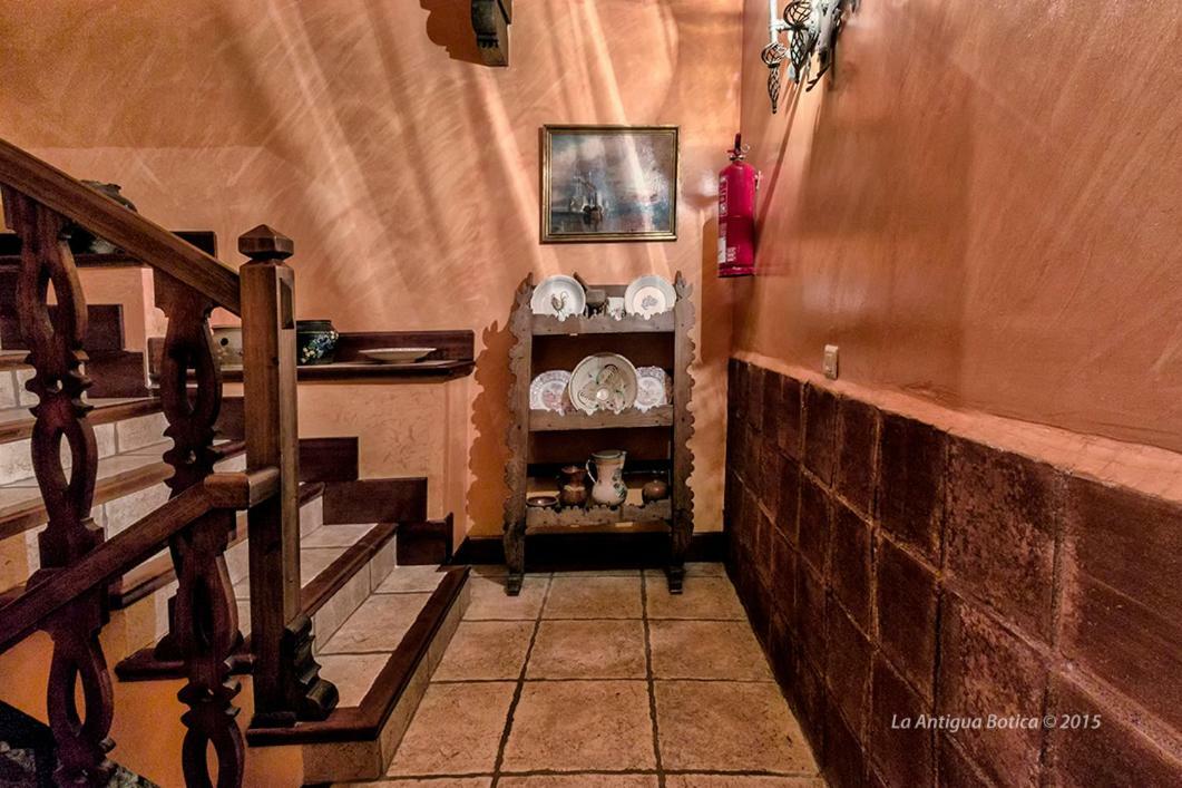 La Antigua Botica Guest House Pasaron  Ngoại thất bức ảnh