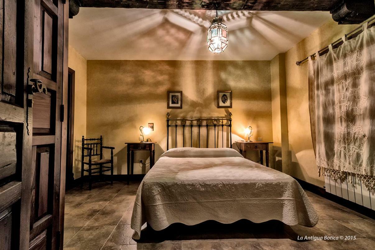 La Antigua Botica Guest House Pasaron  Ngoại thất bức ảnh